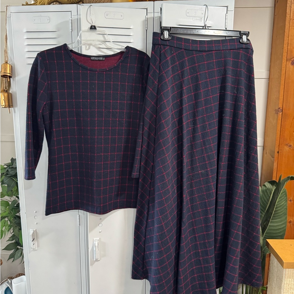 Stylish Plaid Skirt Set in Navy and Red